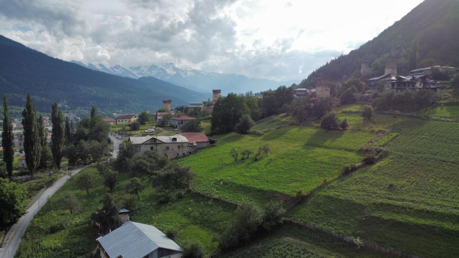 Hotel Ninama Mestia Zewnętrze zdjęcie